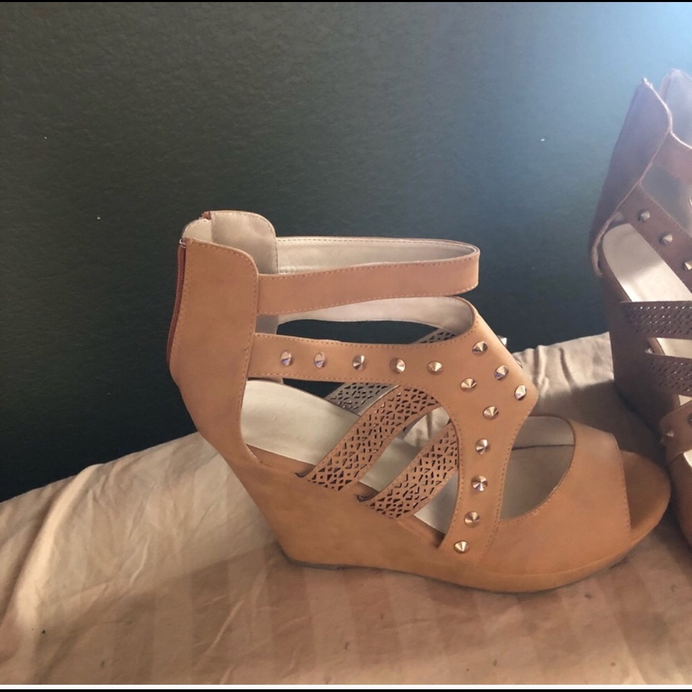Tan wedges